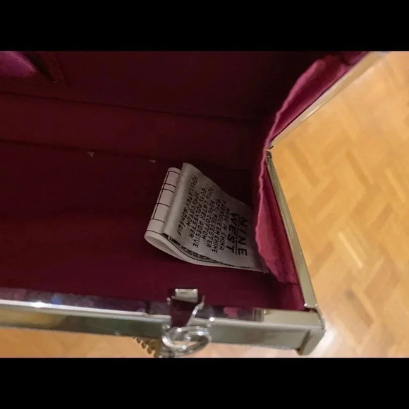 Silver glitter  clutch - Picture 6 of 7